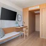 Stunning Home In Vis With Sauna Nyaraló *