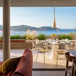 Stunning Home In Vis With Sauna *