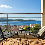Nyaraló Stunning Home In Vis With Sauna