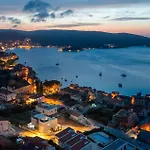 Stunning Home In Vis With Sauna Holiday home Vis