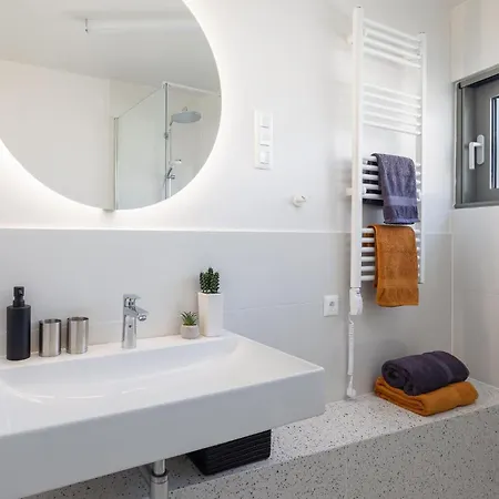 בית נופש Stunning Home In Vis With Sauna